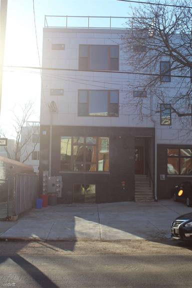 Main picture of 708 N 19th St