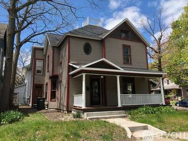 Main picture of 817 Leland Ave