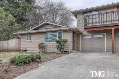 Main picture of 15821 SE 1st St