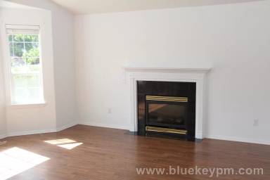 Main picture of 4918 NE 131st Ct