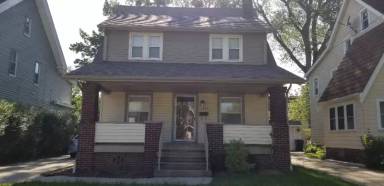 Main picture of 15243 Lake Shore Blvd