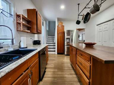 Main picture of 215 West Ave