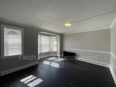 Main picture of 631 Roosevelt Ave