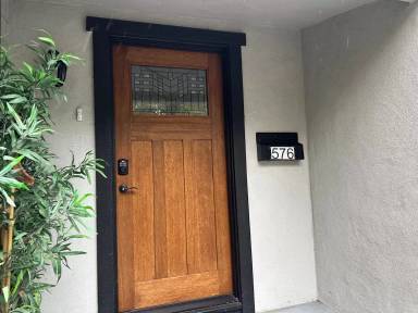 Main picture of 576 S Taaffe St