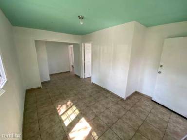 Main picture of 3268 National Ave