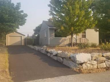 Main picture of 2814 W Midwick Ave