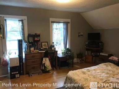 Main picture of 423 6th Ave NE