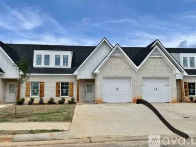 Main picture of 527 Cloverdale Dr