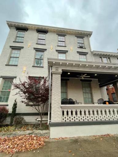 Main picture of 439 Greenup St