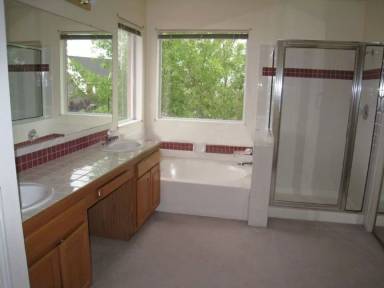 Main picture of 8700 Oakcrest Pl NW