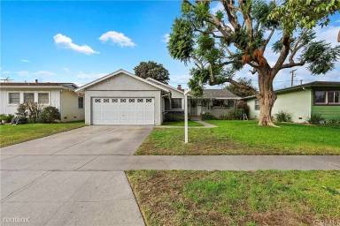 Main picture of 3165 Monogram Ave