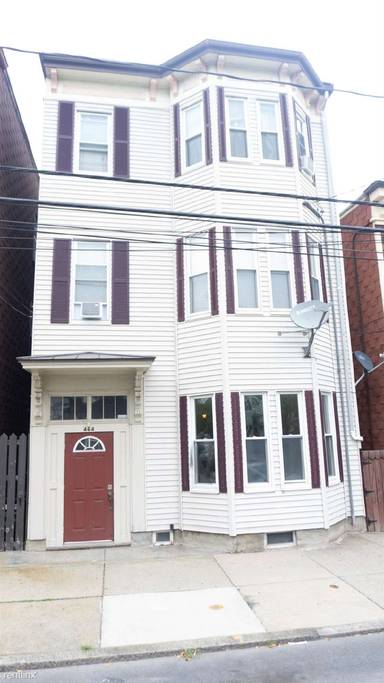 Main picture of 464 Sumner St