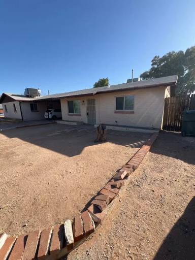 Main picture of 4032 E Harley St