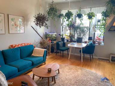 Main picture of 2056 W Division St