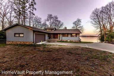 Main picture of 8011 Blue Water Ct