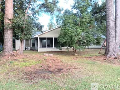 Main picture of 583 Circle Dr
