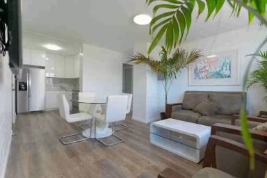 Main picture of 2745 Kapiolani Blvd