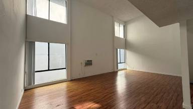 Main picture of 7044 Hawthorn Ave
