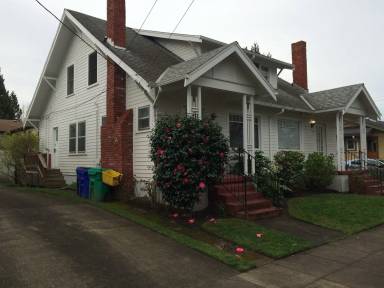 Main picture of 2234 NE Everett St