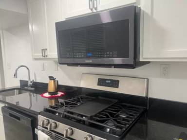 Main picture of 4801 Oliver St