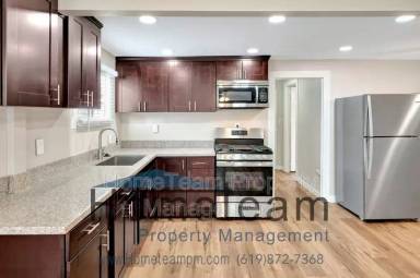 Main picture of 131 E 5th St