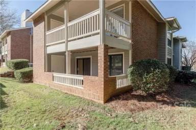 Main picture of 7948 Greenside Ct