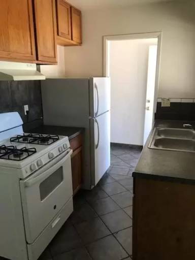 Main picture of 1054 Fern Rd
