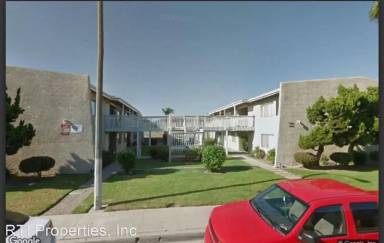 Main picture of 521 W 218th Pl
