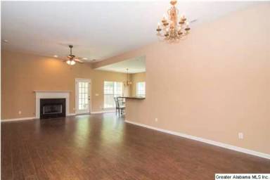 Main picture of 1045 Castlemaine Dr