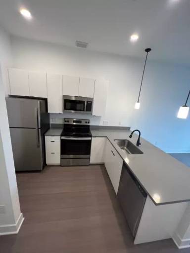 Main picture of 1570 Hooker St
