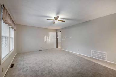 Main picture of 7425 S 69th St