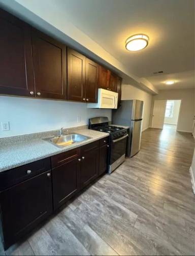 Main picture of 148 3rd St