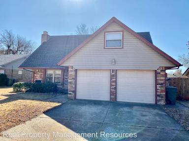 Main picture of 1016 Juno Cir