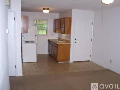 Main picture of 300 Holland Dr