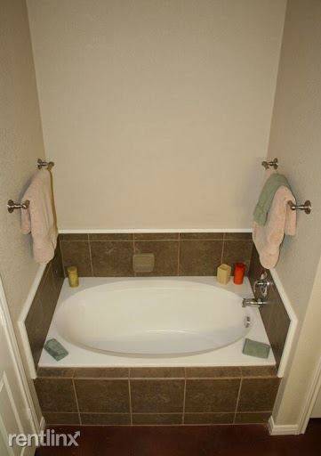 Main picture of 9820 Salem Way