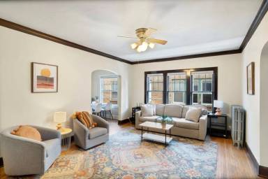 Main picture of 201 E 27th St