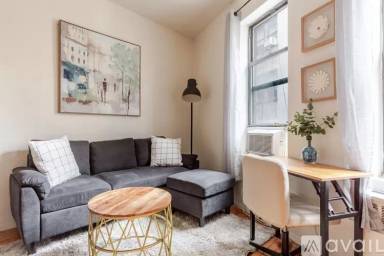 Main picture of 202 W 102nd St