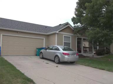 Main picture of 2525 W Plum St