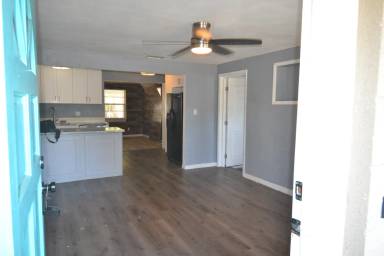 Main picture of 11465 92nd St