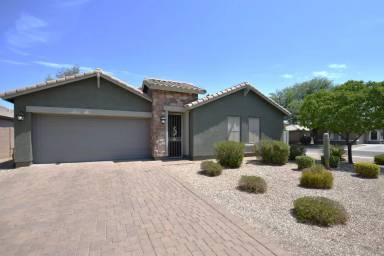 Main picture of 634 W Desert Glen Dr