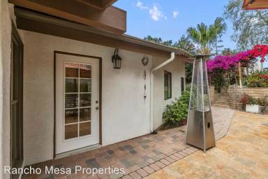 Main picture of 10694 Fuerte Dr