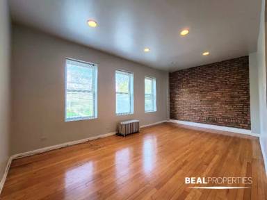 Main picture of 4225 N Paulina St