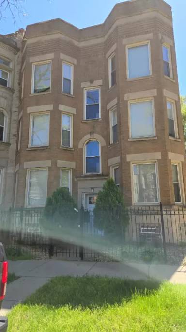 Main picture of 535 E 46th Pl