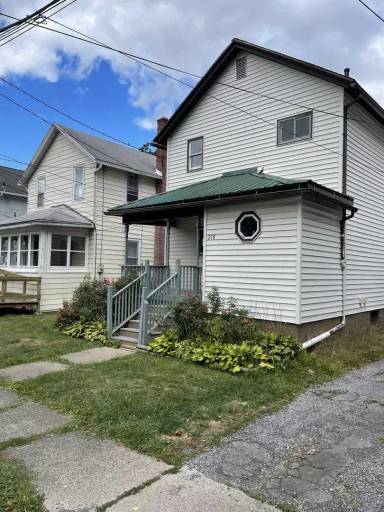 Main picture of 218 N 15th St