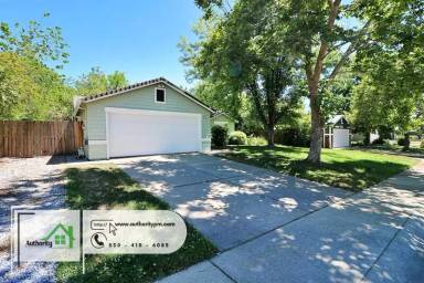 Main picture of 2151 Hemingway St