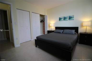 Main picture of 2280 SW 32nd Ave
