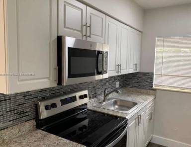 Main picture of 2342 N Federal Hwy