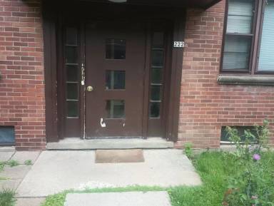 Main picture of 222 N 75th St