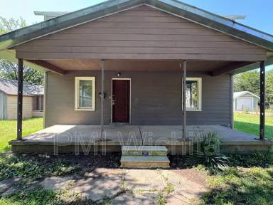 Main picture of 421 N Millwood St