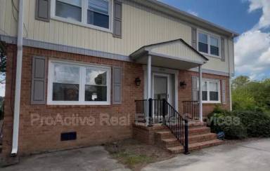Main picture of 3021 Luxembourg Ave
